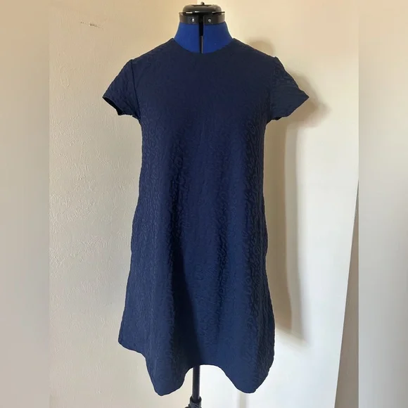 J Mclaughlin Swing Dress Mini Wave Bubble
Jacquard - Picture 3 of 8